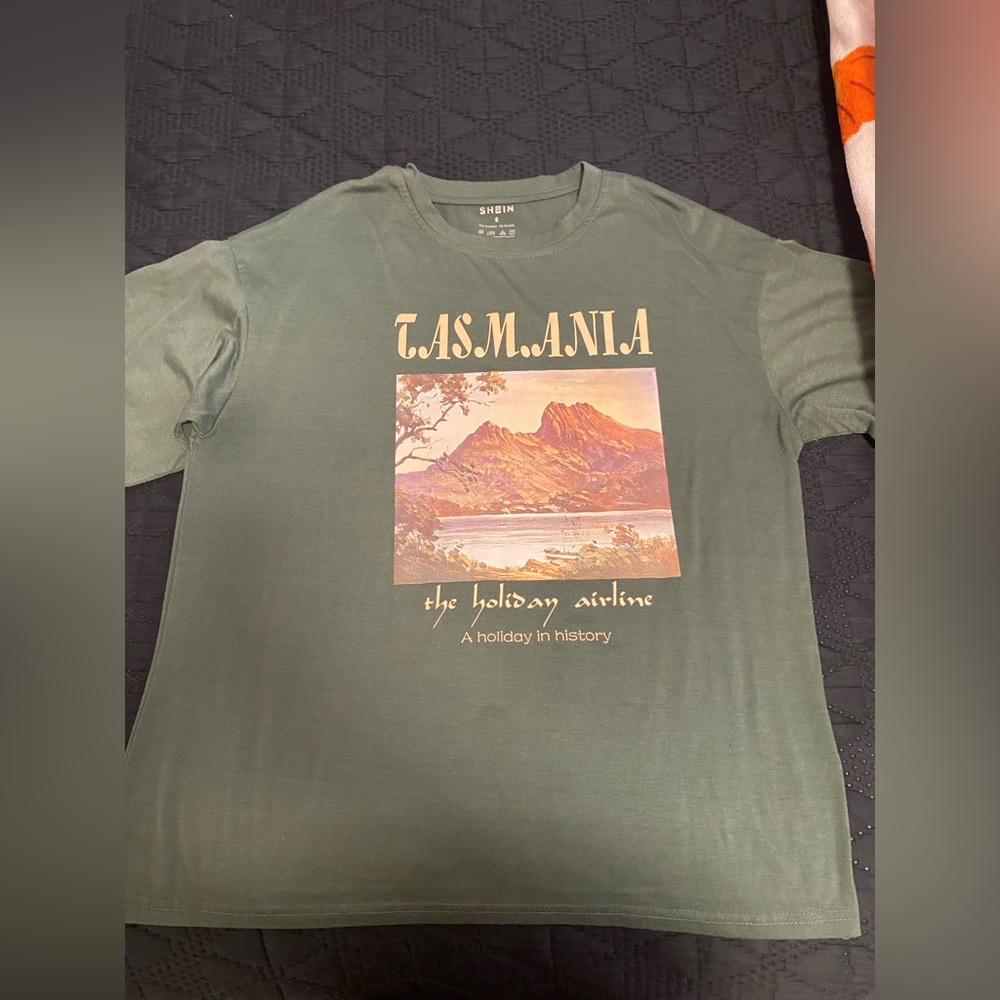 SHEIN Olive Tasmania Print Women’s Tee